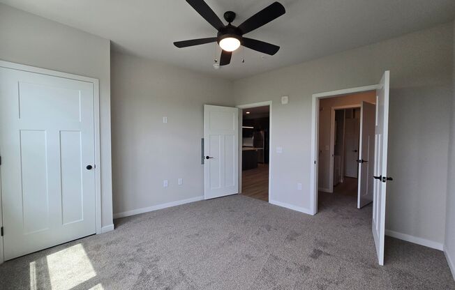 1 bed, 1 bath, 925 sqft, $2,060, Unit 8421-239
