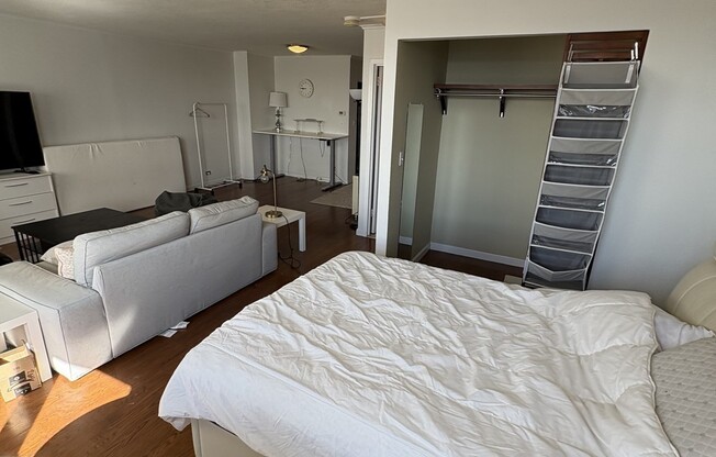 Studio, 1 bath, 605 sqft, $3,000, Unit 26H