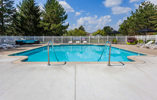 Sterling Lake Apartments & Townhomes Swimming Pool