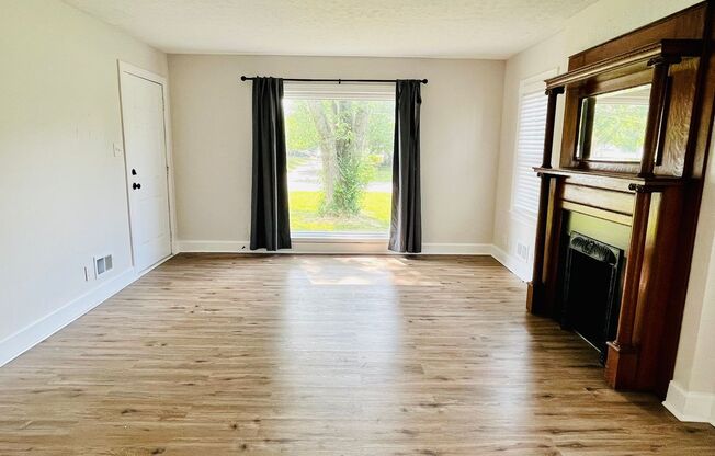 Three Bedroom Modern Farmhouse in Southern Heights!