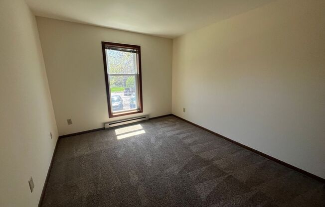 2 beds, 1 bath, 965 sqft, $1,650, Unit 7726RF