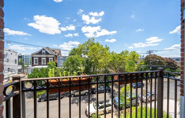 405 OGDEN AVE