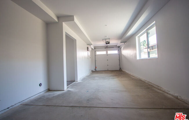 2208 HAUSER BLVD