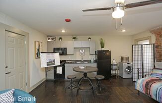 511-521 Maple Boulevard