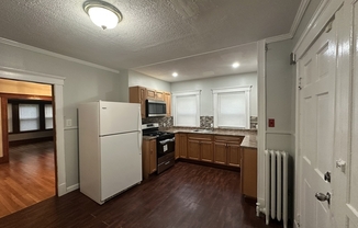 3 beds, 1 bath, 2,448 sqft, $3,450, Unit 2