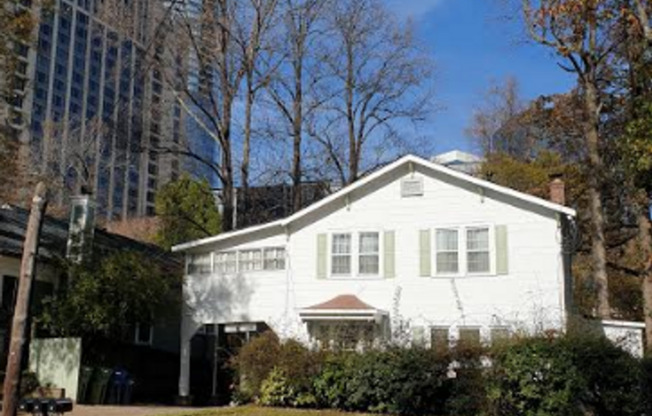Calling all dog lovers! 1 Bedroom Condo in Atlanta