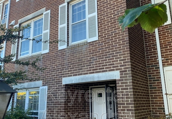 2134 LANGSTON BLVD