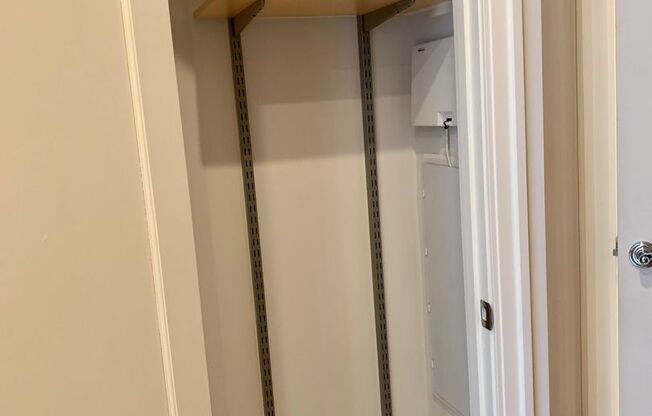 1 bed, 1 bath, $2,500, Unit 322
