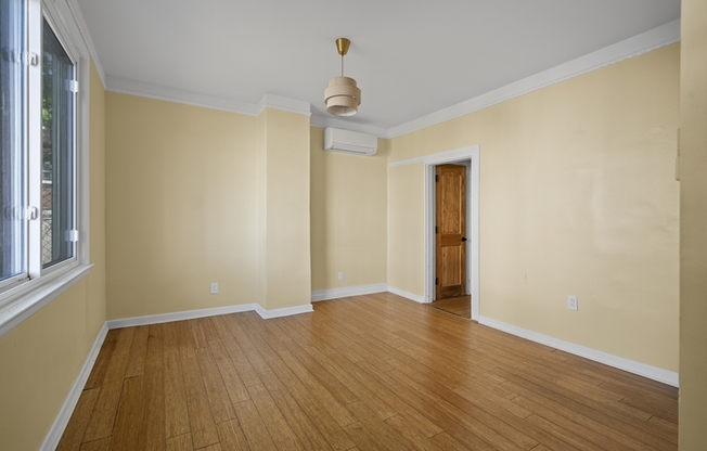 6 RADEMAN PL