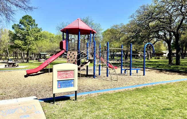 2 beds, 1 bath, 750 sqft, $1,295, Unit 315-12