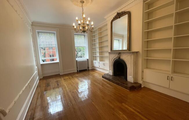 330 W 22 ST