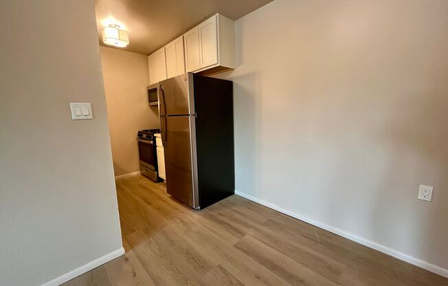 2 beds, 2 baths, $1,495, Unit 220