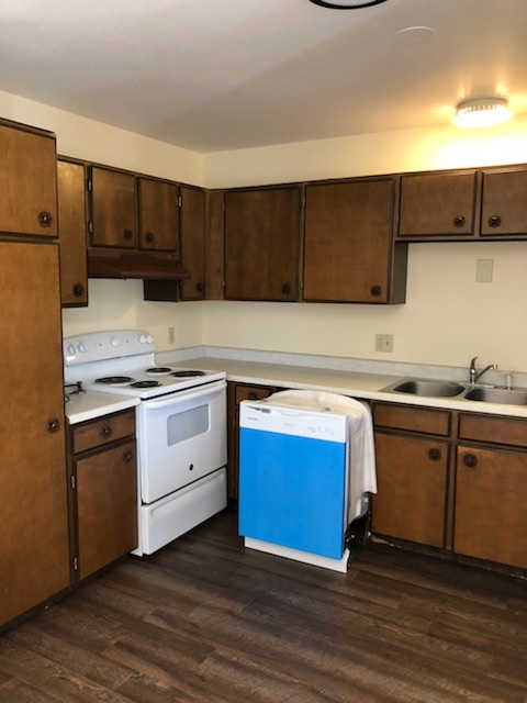 3 beds, 2 baths, 900 sqft, $2,075, Unit 803