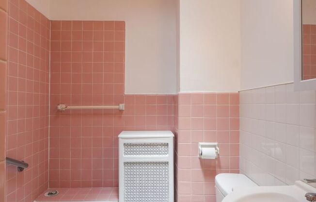 2 beds, 1 bath, $1,495