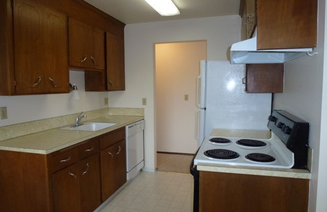 13) 7101 Roosevelt