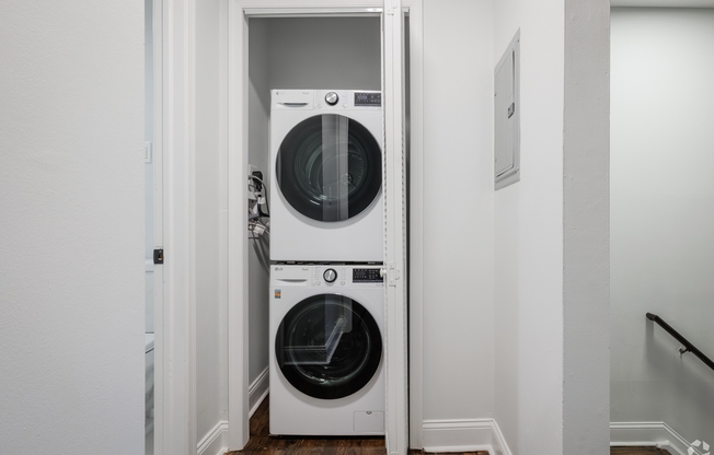 Washer/Dryer closet