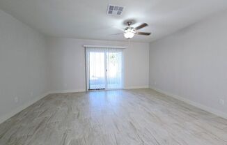 BEAUTIFULLY RENOVATEDTOWNHOME! 3BD/2B SINGLE STORY! FRESH PAINT!