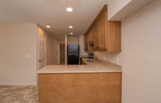 2 beds, 1 bath, $950, Unit Unit 101