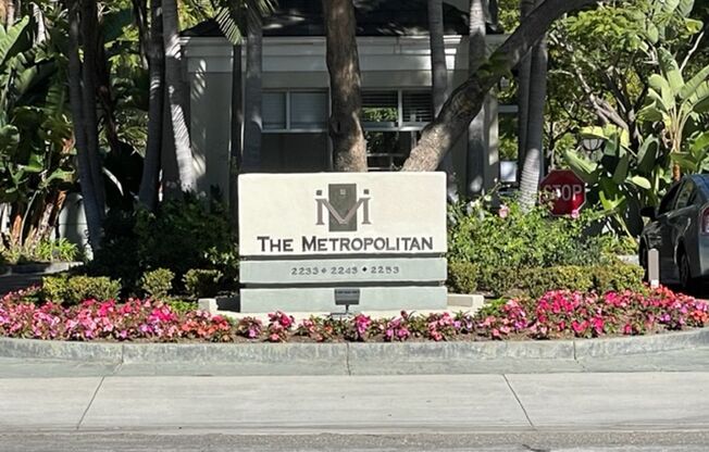 Penthouse Condominium in a Prime Irvine Location - 1 Bed | 1 Bath | 835 SF
