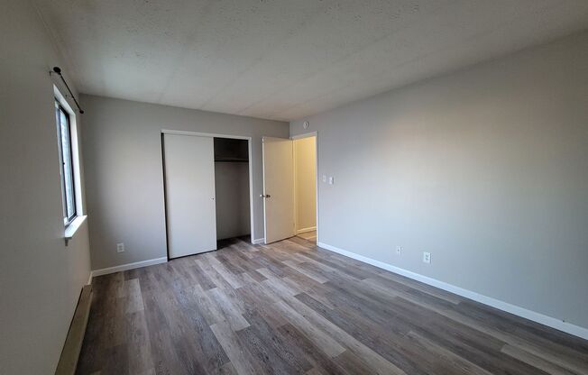 2 beds, 1 bath, $1,195, Unit 13