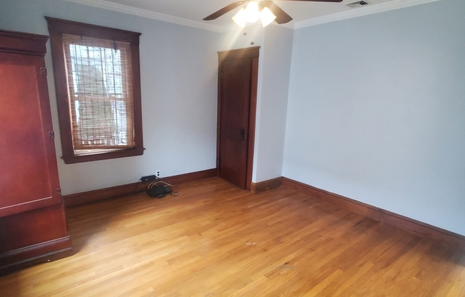 2 beds, 1 bath, 1,300 sqft, $2,900, Unit 2