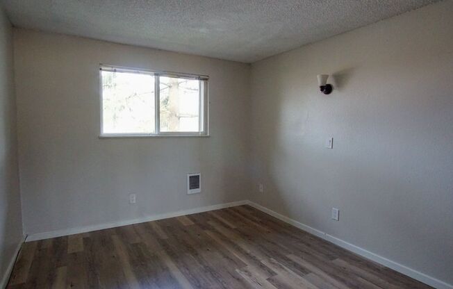 2 beds, 1 bath, $1,465, Unit 3942