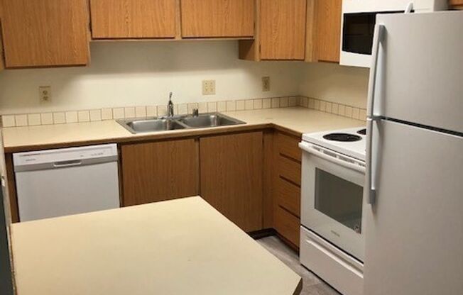 2 beds, 1.5 baths, 900 sqft, $1,600, Unit A306
