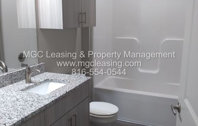 Studio, 1 bath, 497 sqft, $957, Unit 5620-1E NE 80th Ter