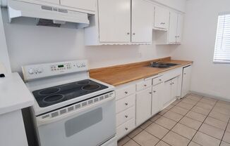 2 beds, 1 bath, $1,925, Unit 03