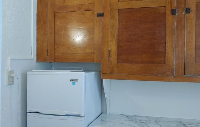 Studio, 1 bath, 400 sqft, $925, Unit 905-11