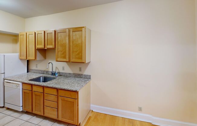 Studio, 1 bath, 310 sqft, $1,050, Unit 408