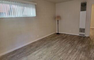 1 bed, 1 bath, 600 sqft, $1,200, Unit B