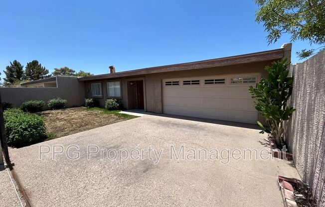 248 LAGUNA DR E