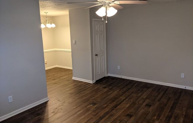 1 bed, 1 bath, 750 sqft, $955, Unit B