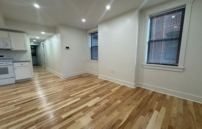 2 beds, 1 bath, 750 sqft, $2,099, Unit 5635 Hobart St. #22