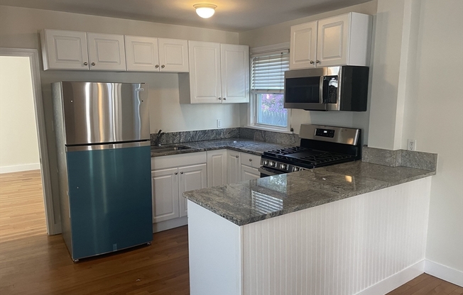 1 bed, 1 bath, 650 sqft, $2,300, Unit 1