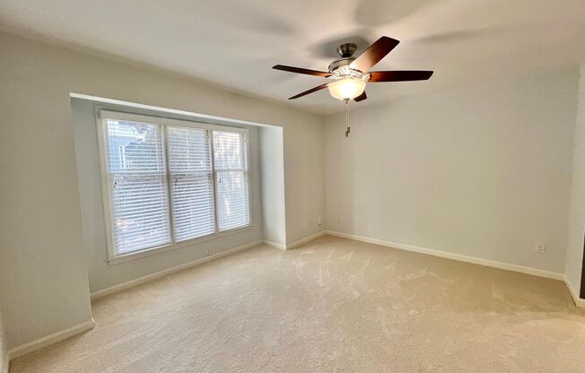 2 beds, 1 bath, $1,595, Unit Unit 206