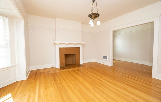 2 beds, 1 bath, 1,008 sqft, $2,400, Unit 21