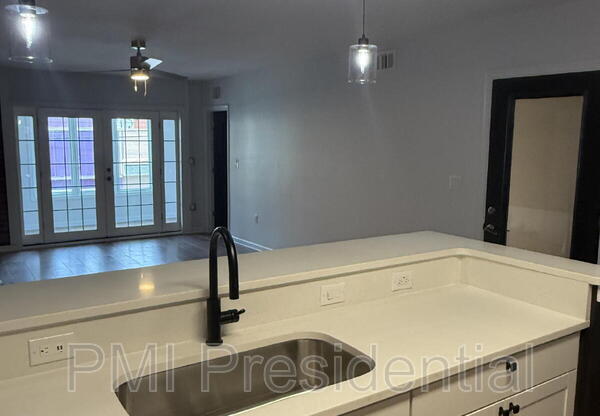 107 W BROOKLAND PARK BLVD
