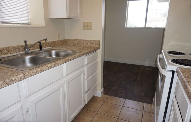 2 beds, 1 bath, 900 sqft, $1,090, Unit 8287