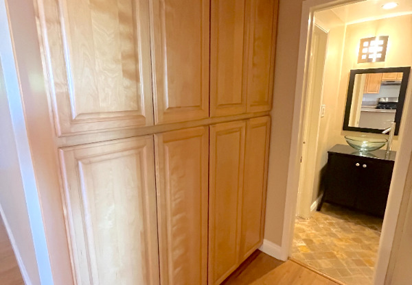 2 beds, 1.5 baths, 950 sqft, $4,195