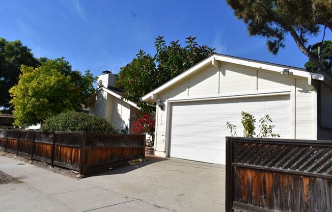 3 bd 2 ba, House With Pool (San Carlos 92119)