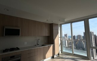 211 W HL ST