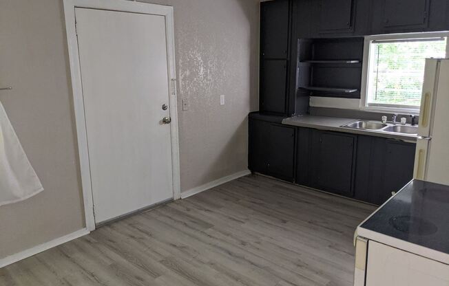 2108 Powell Lane