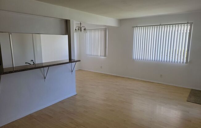 Nicely Upgraded 2 bedroom Townhouse