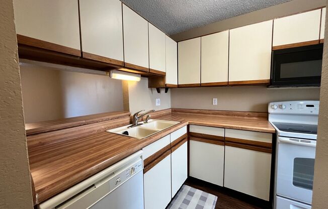 2 beds, 1 bath, $1,350