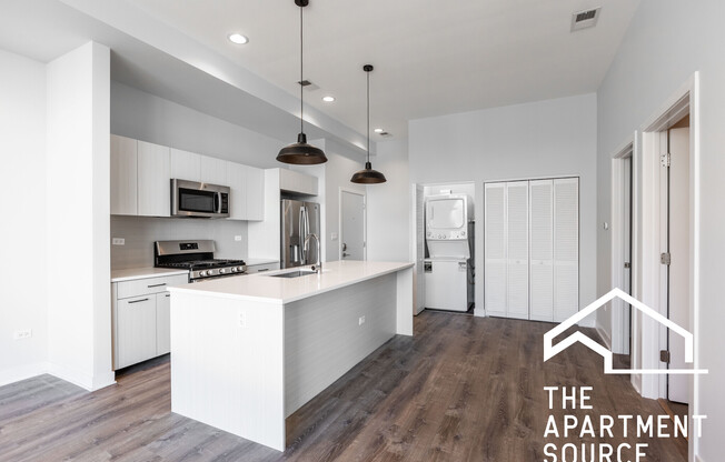 2247 W LAWRENCE