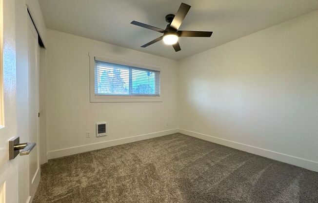 2 beds, 1 bath, 700 sqft, $1,465, Unit 34