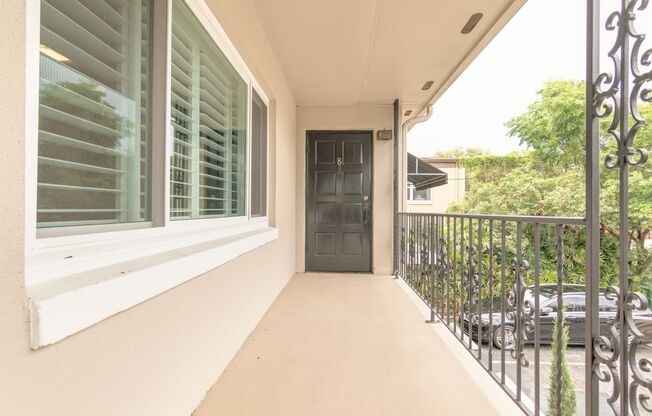 Updated 3/2 condo for rent in PRIME Downtown Winter Park Location! Rollins Students Welcomed!
