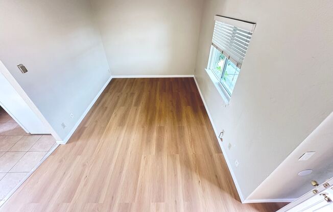 Ready For Move In! ~Amazing and Newly Renovated 2 Beds 1 Bath